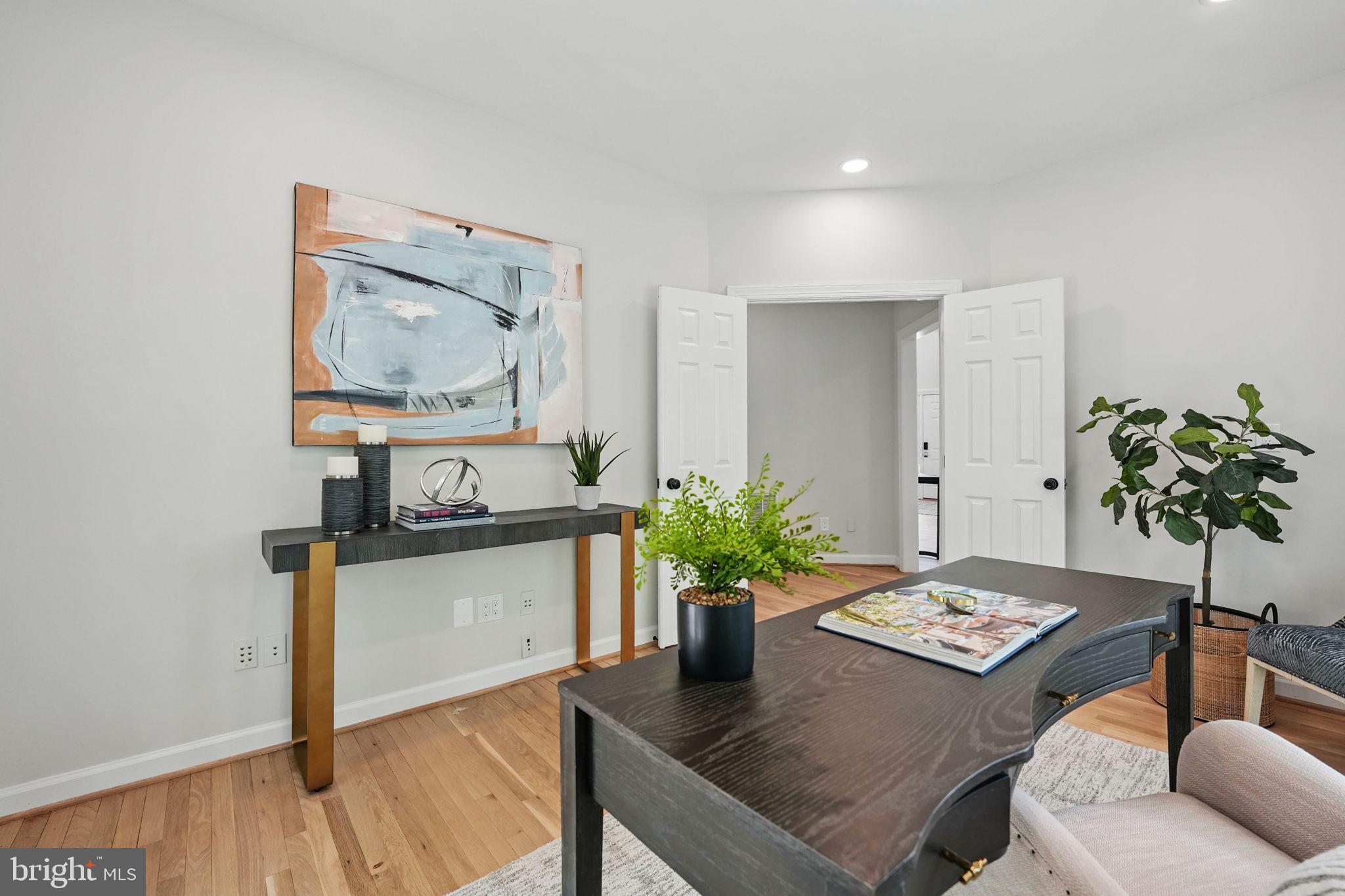 HOLLY CREST - Residential