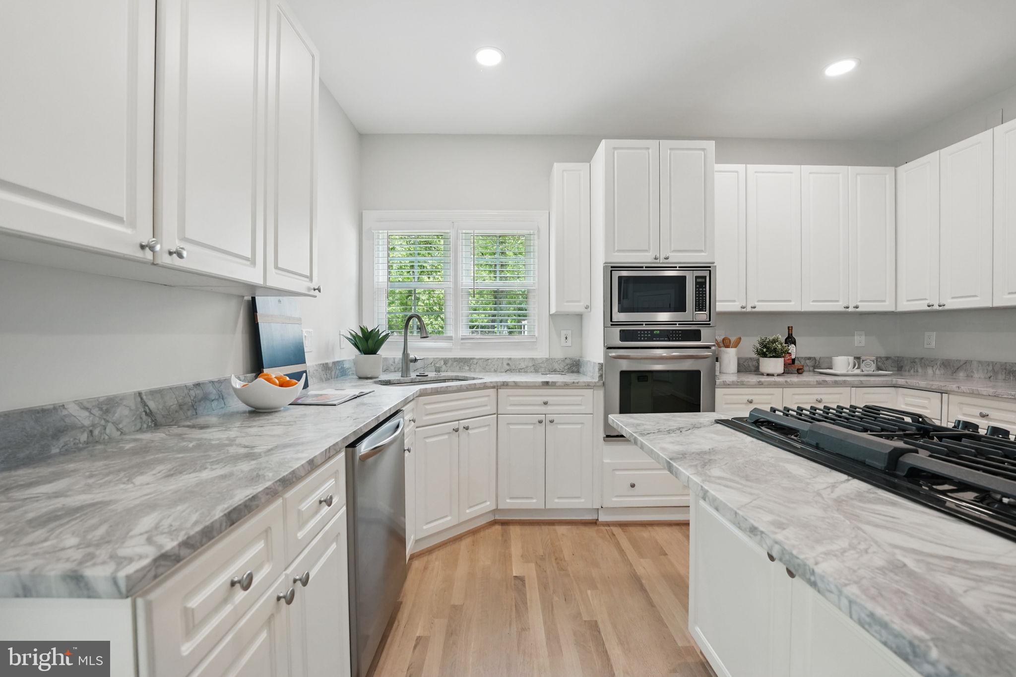 HOLLY CREST - Residential