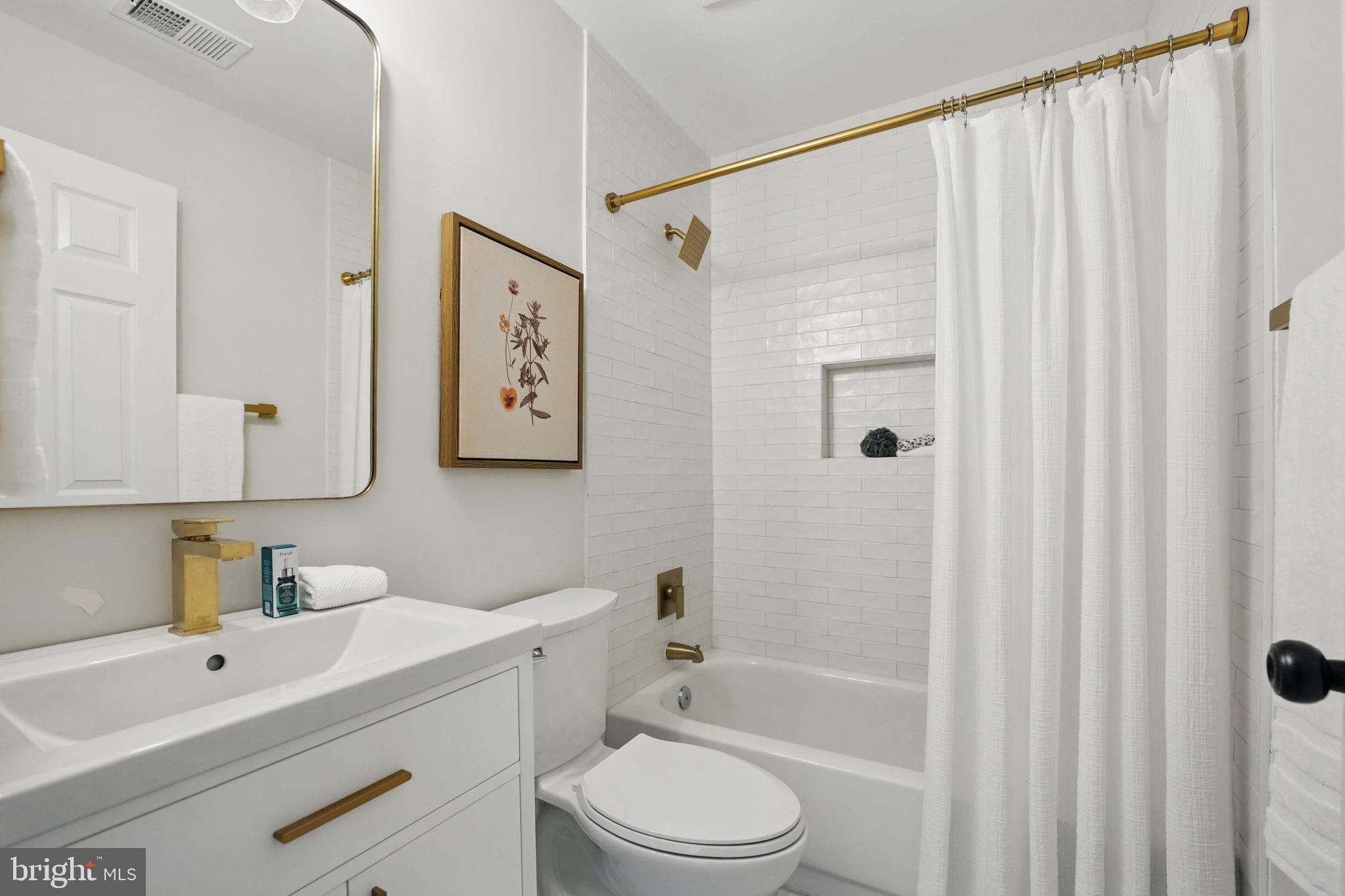 HOLLY CREST - Residential