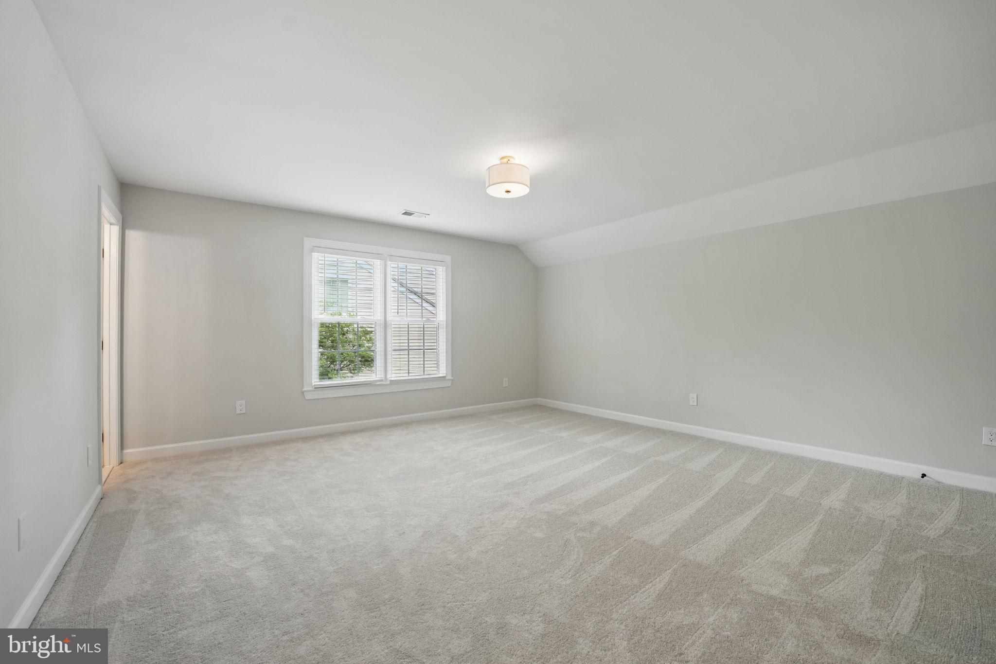 HOLLY CREST - Residential