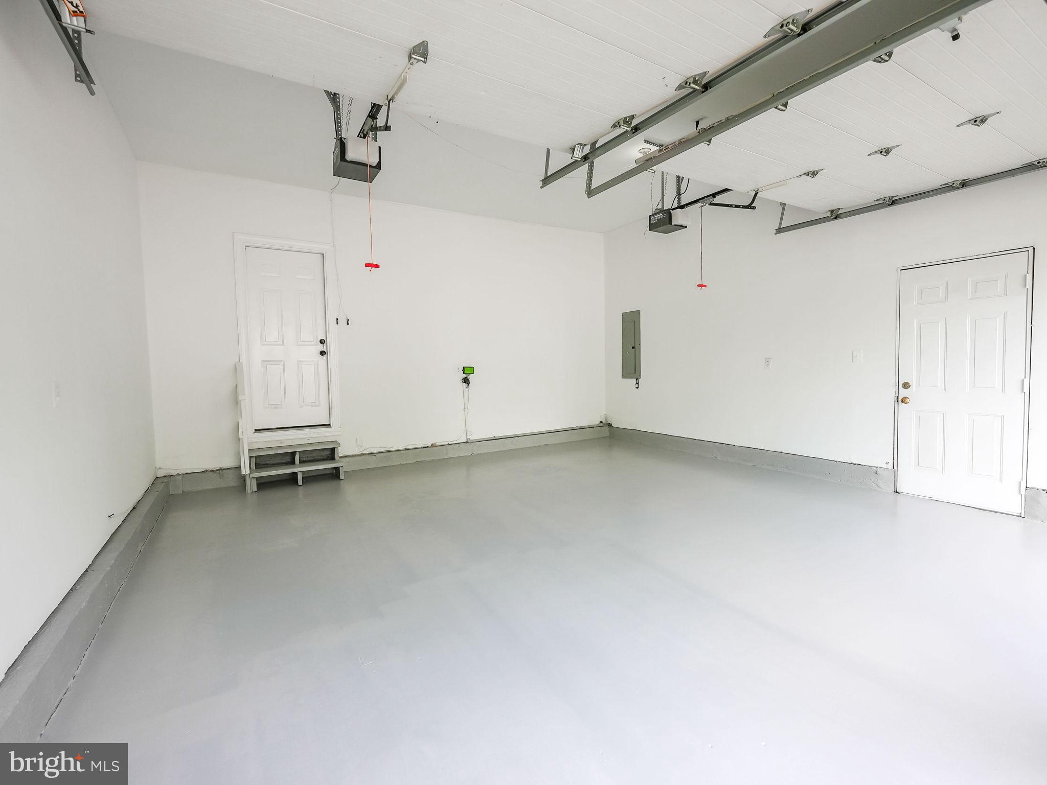 HOLLY CREST - Residential