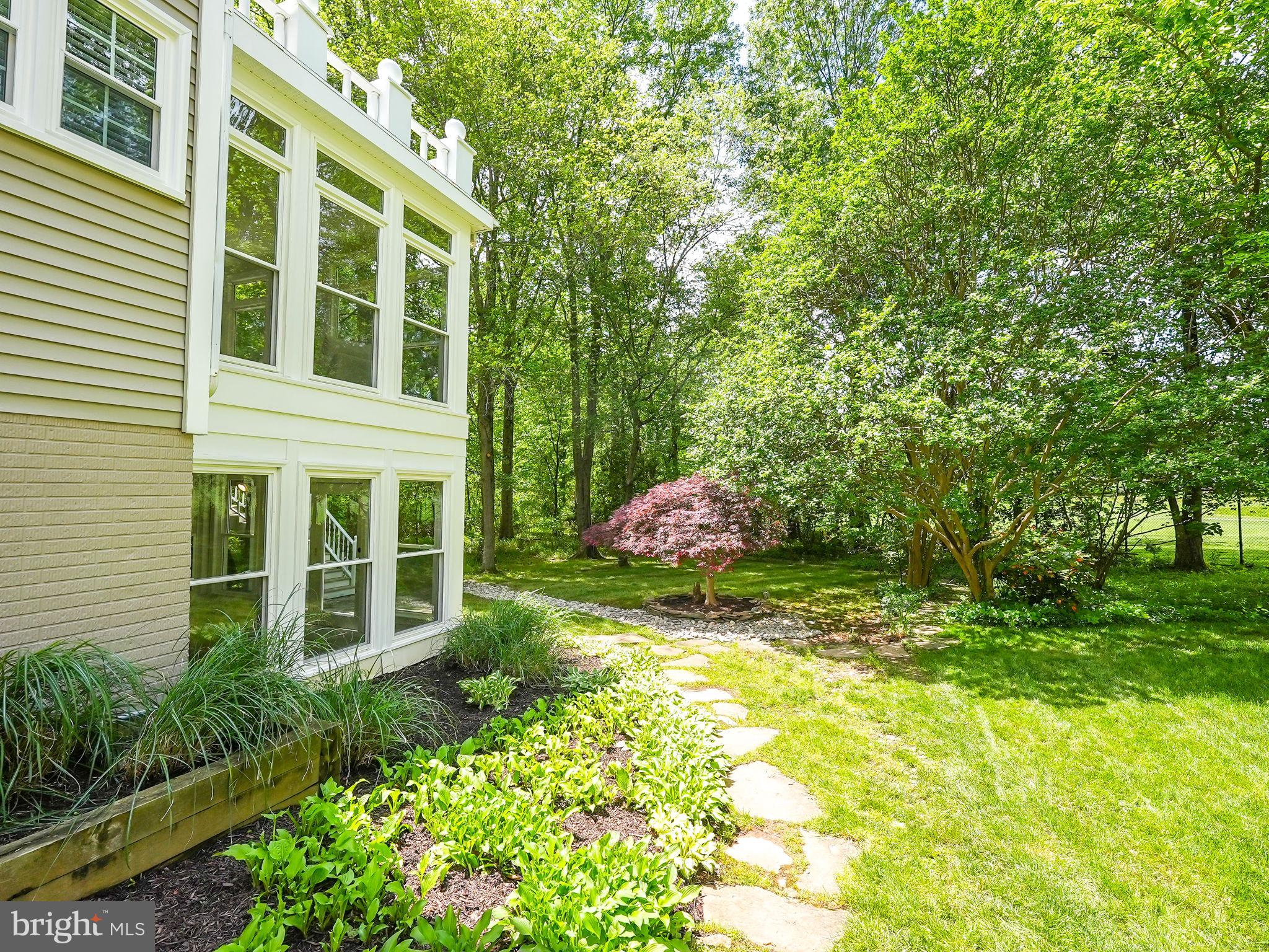 HOLLY CREST - Residential