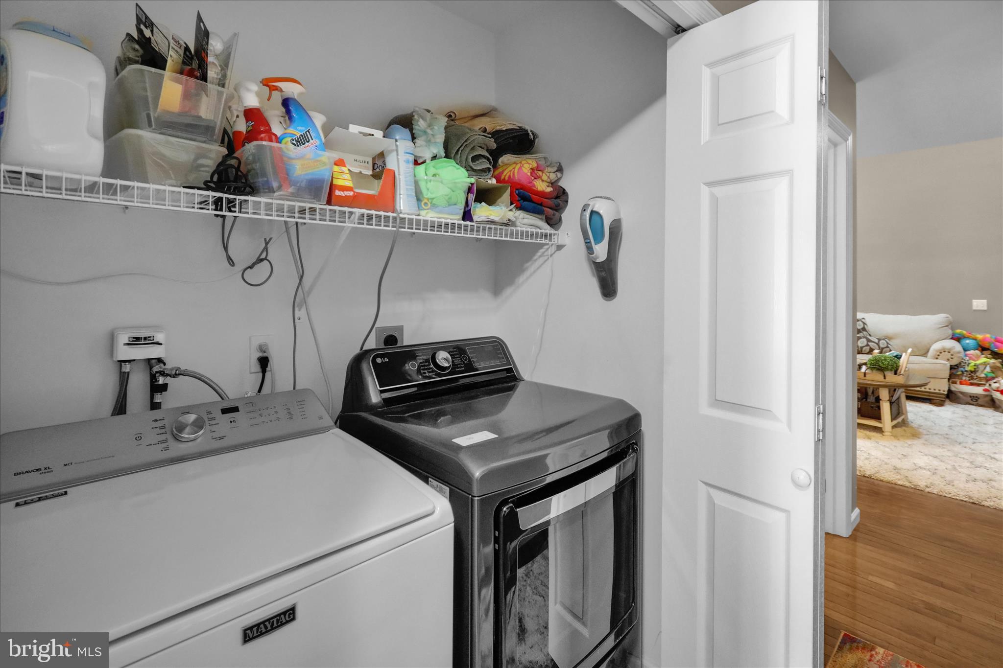 THE LAKES - Residential