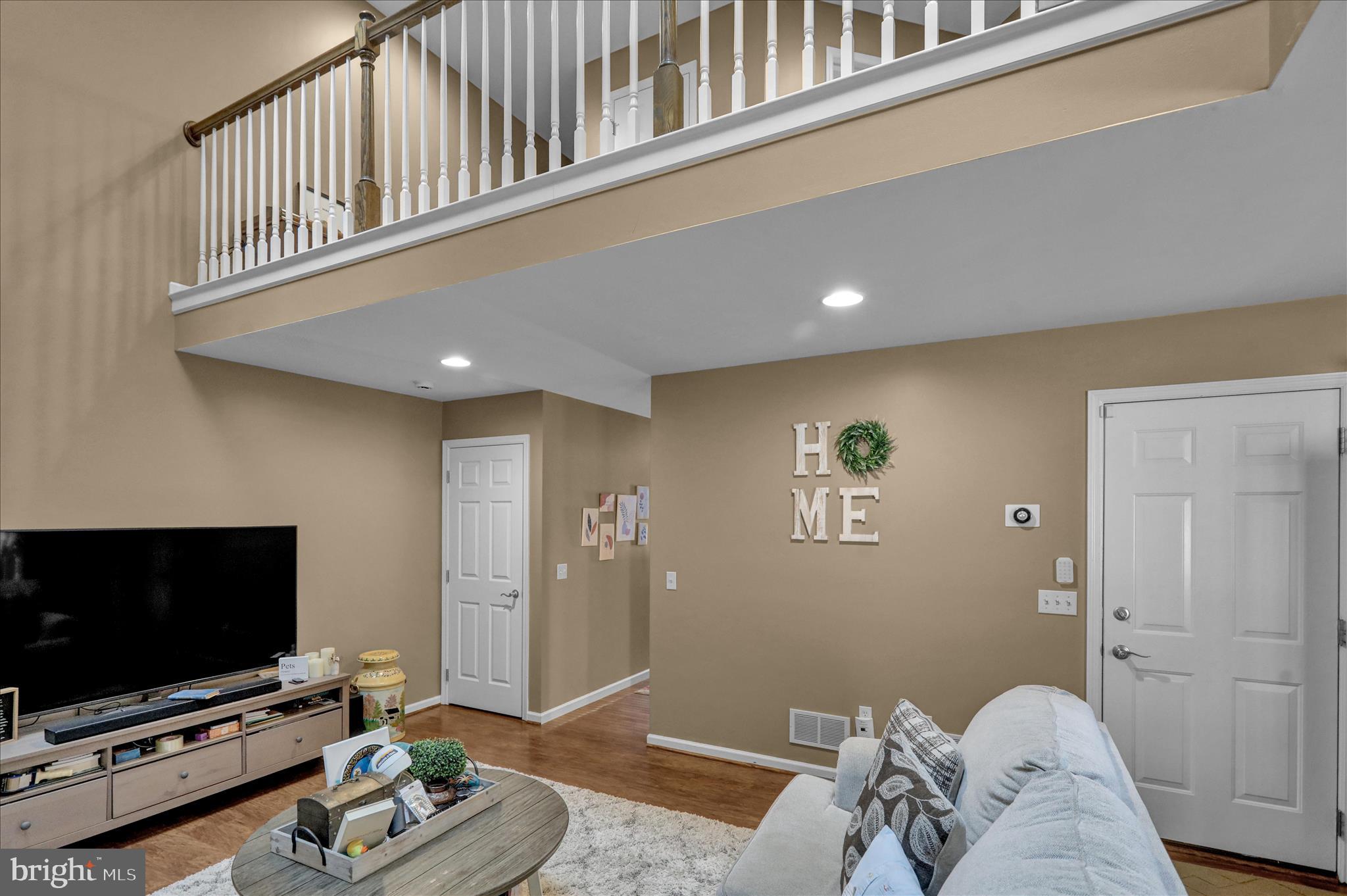 THE LAKES - Residential