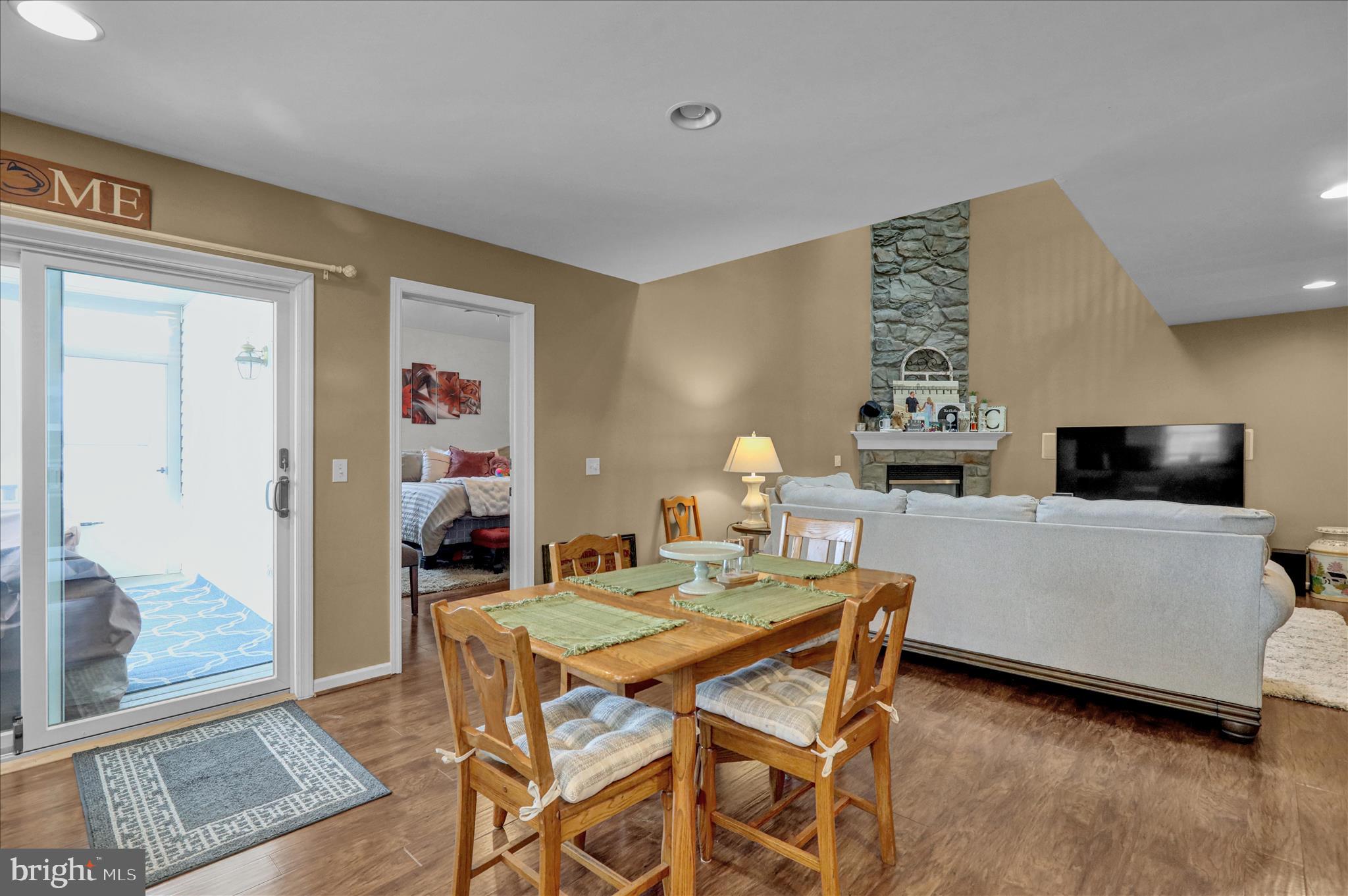 THE LAKES - Residential