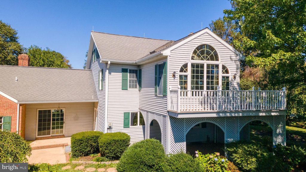 Photo of 4686 Oriole Avenue, Columbia, PA 17512 (MLS # PALA2041040)