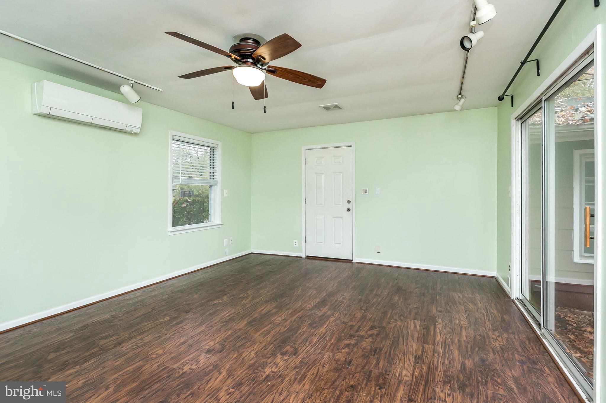 SOUTHDOWN SHORES - Residential