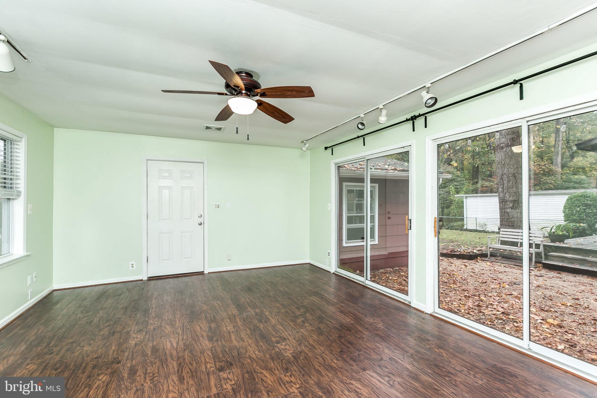 SOUTHDOWN SHORES - Residential