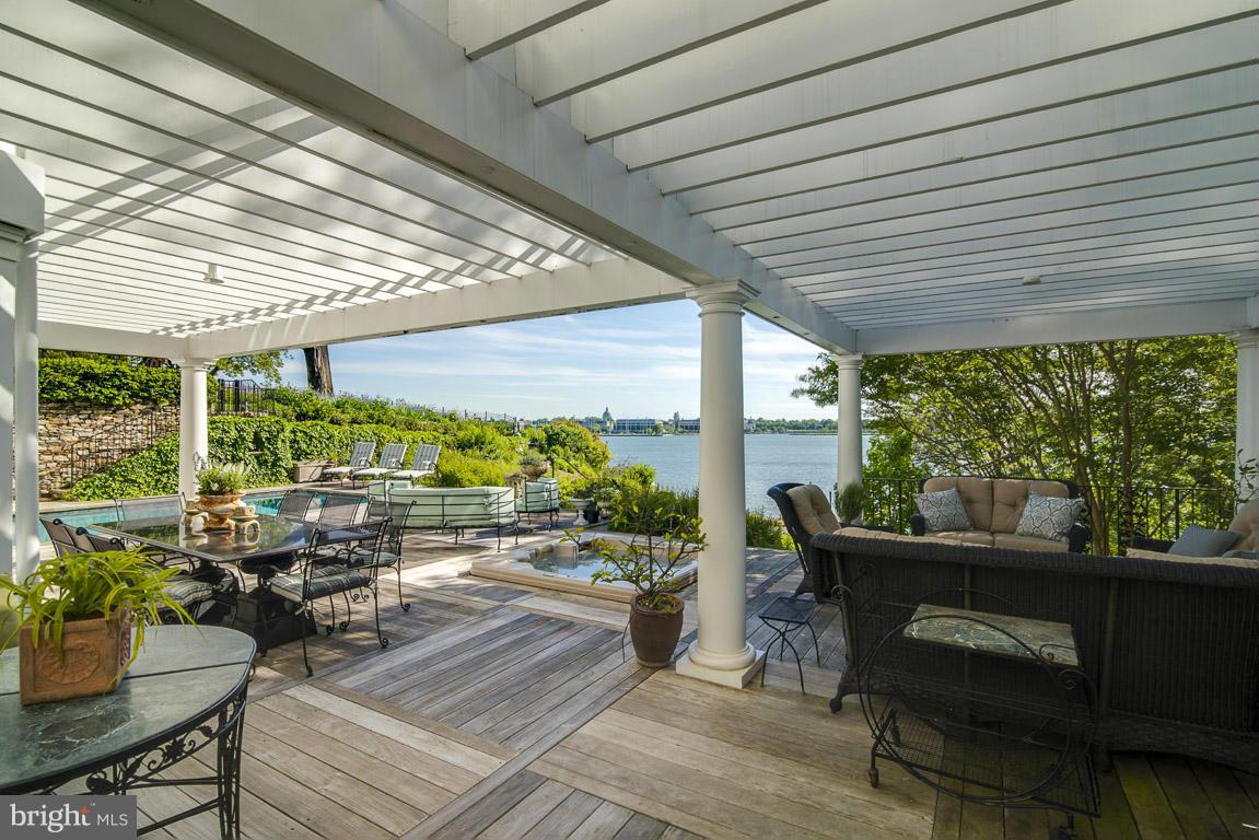 FERRY FARMS - Residential