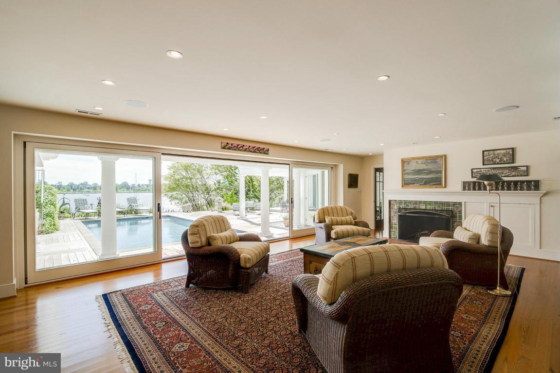 FERRY FARMS - Residential