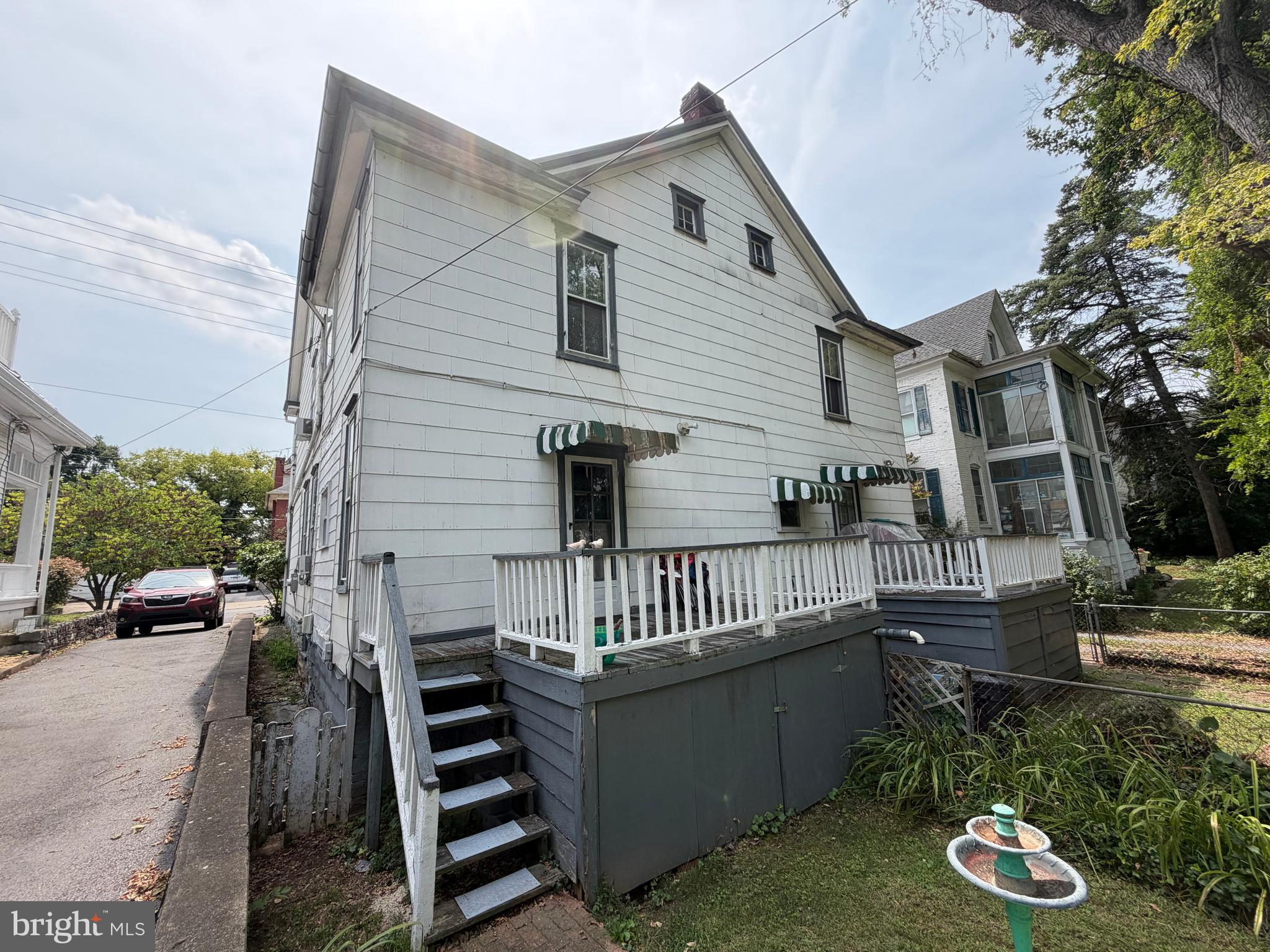 508 W BURKE STREET - Photo 4
