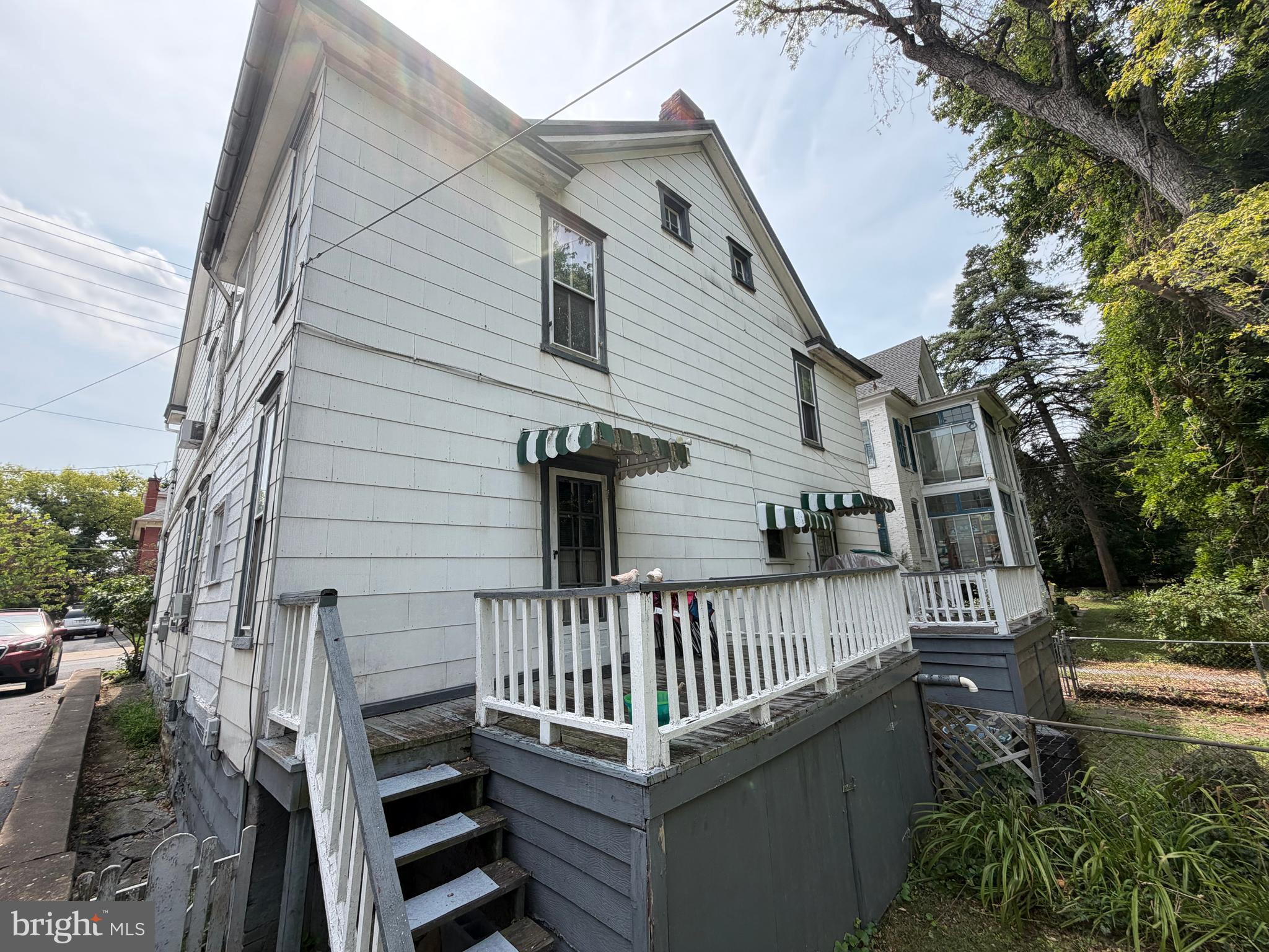 508 W BURKE STREET - Photo 3