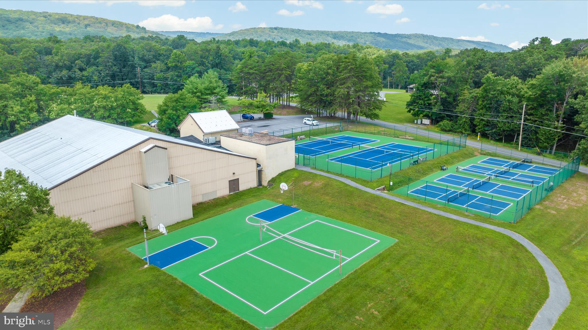 THE WOODS - Residential