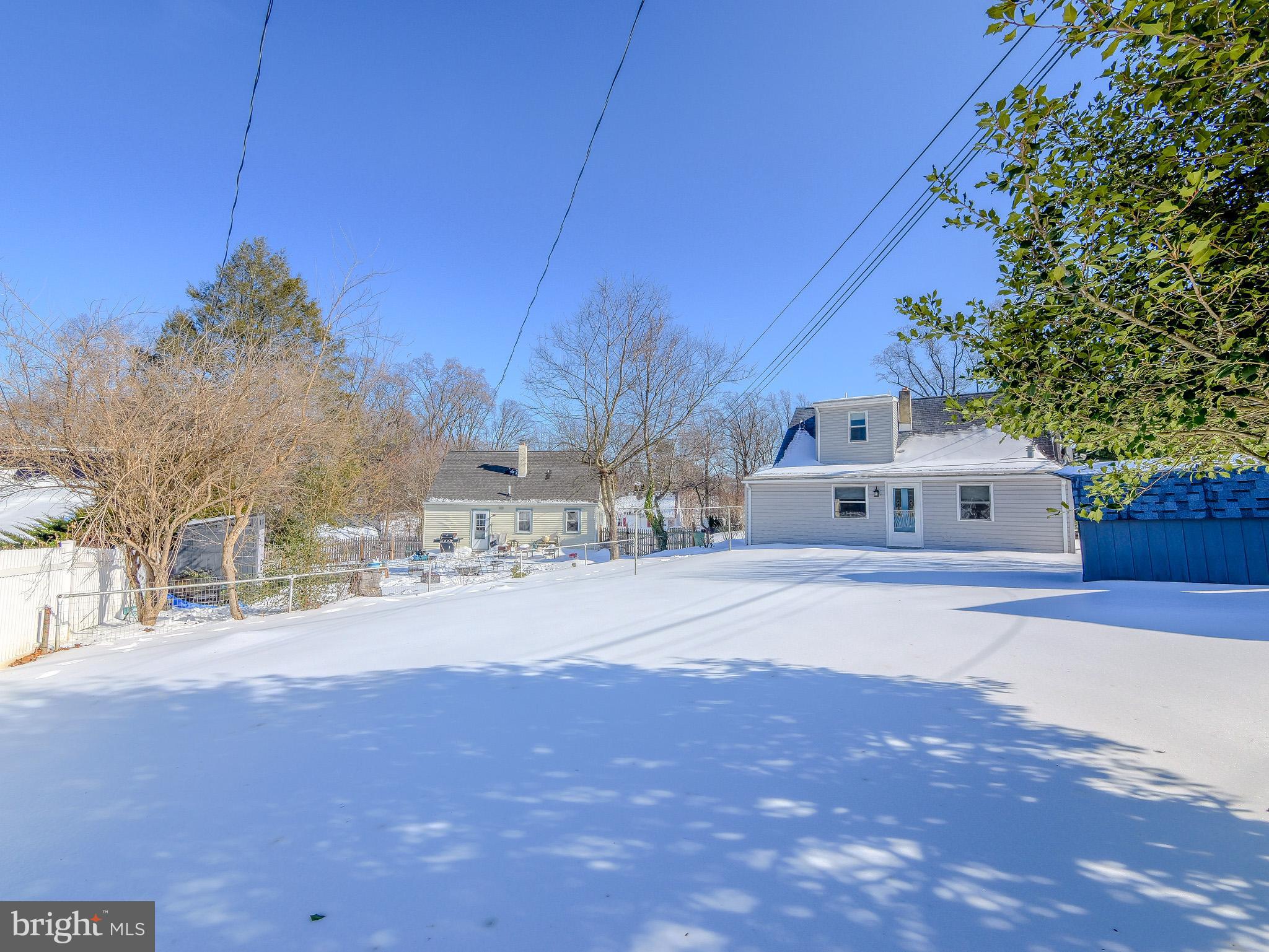 LARCHMONT SQ - Residential