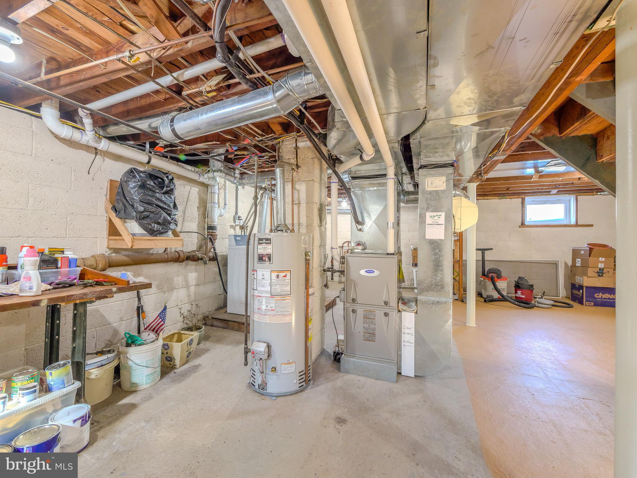 LARCHMONT SQ - Residential