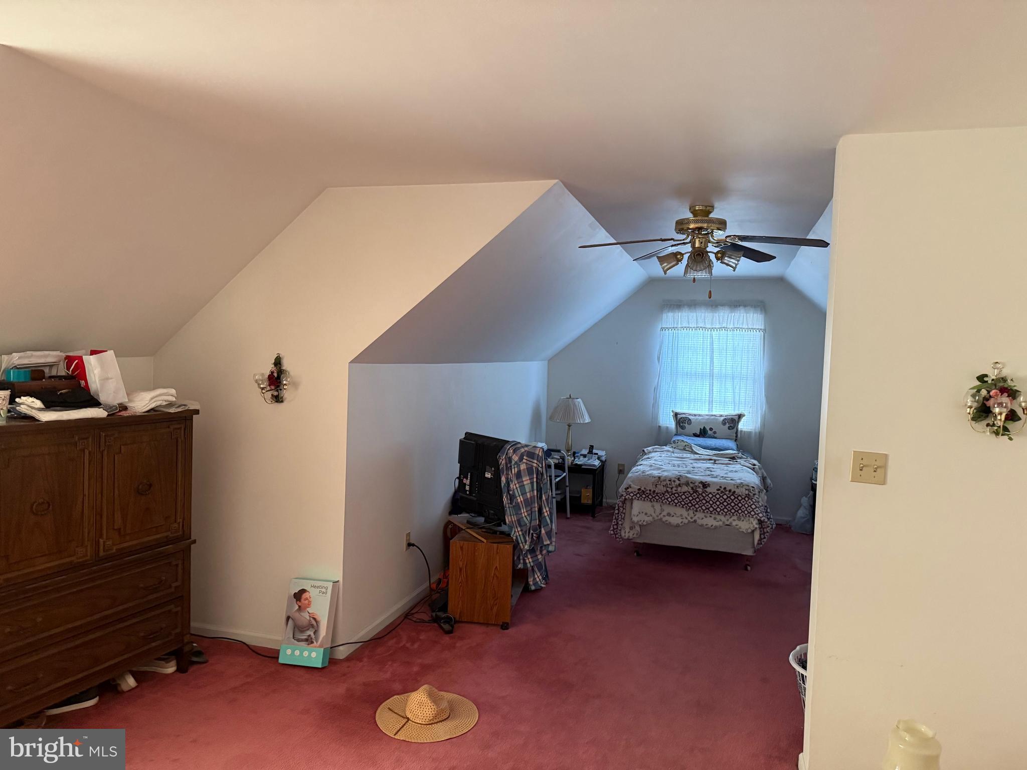 1 MI W OF EPHRATA - Residential