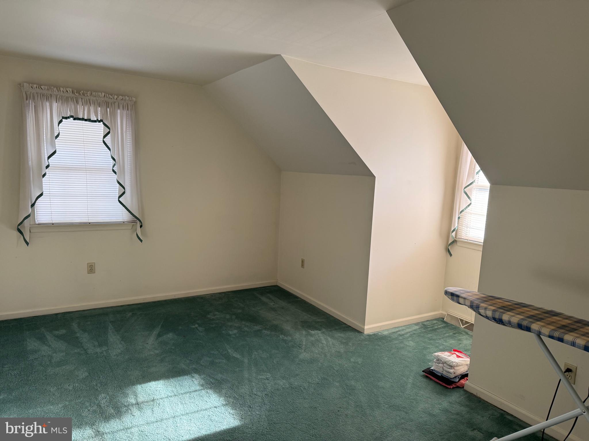 1 MI W OF EPHRATA - Residential