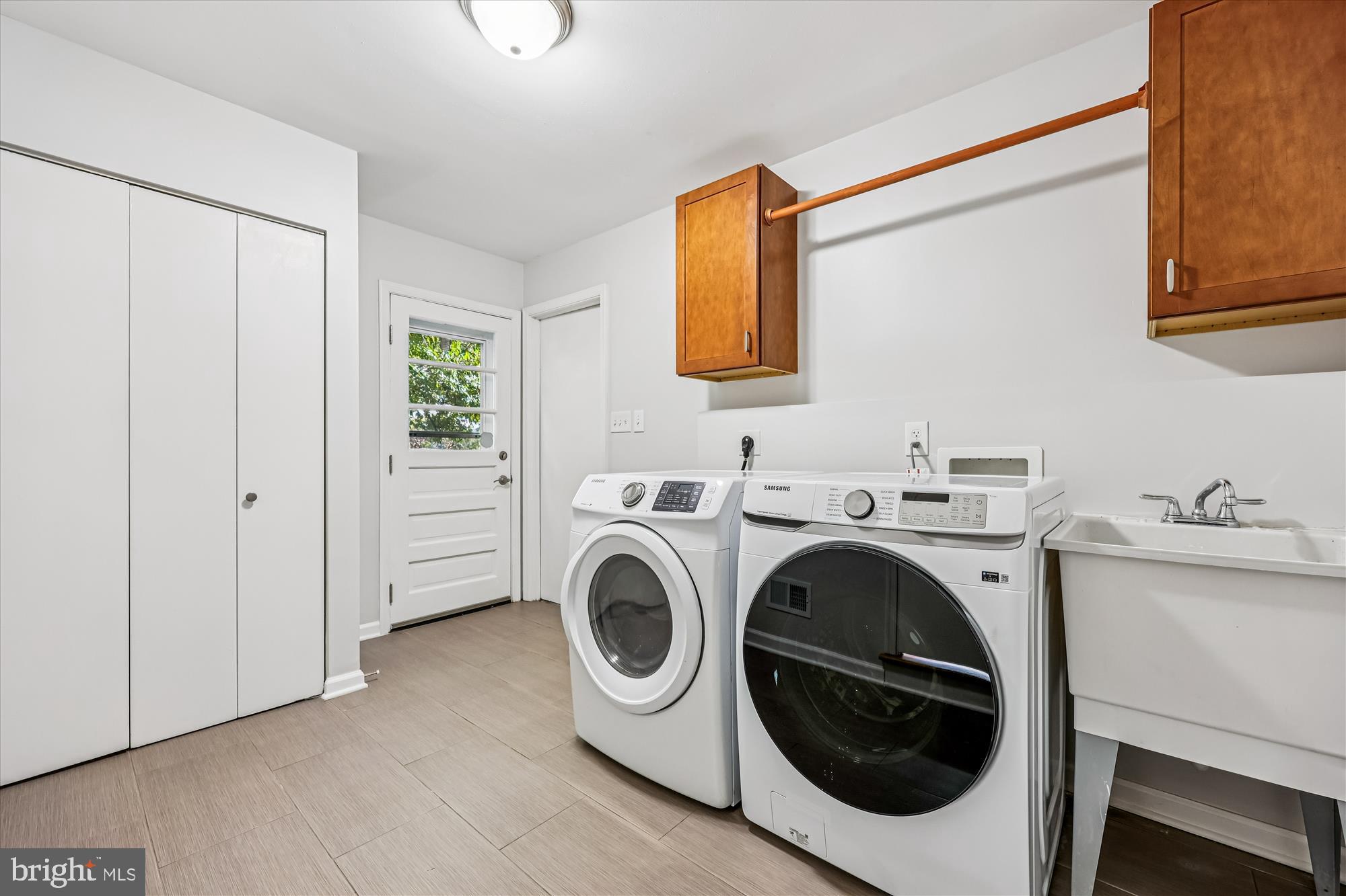 FOX HILLS - Residential