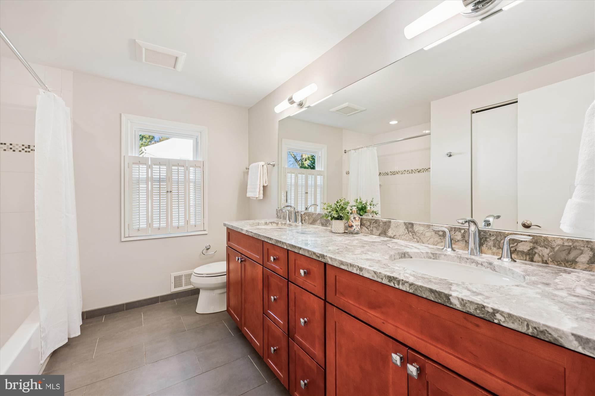 FOX HILLS - Residential