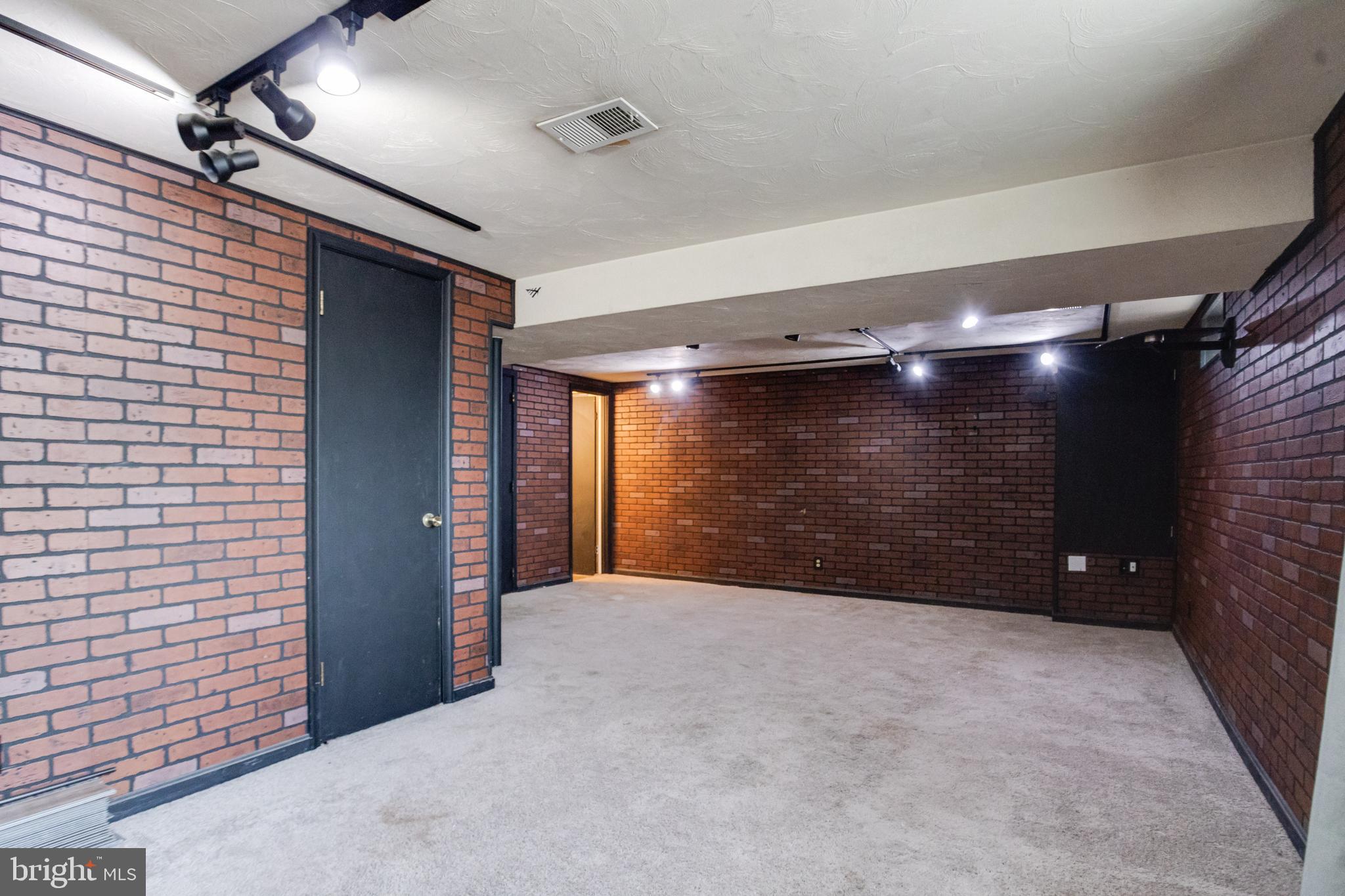 EDGEWOOD MEADOWS - Residential