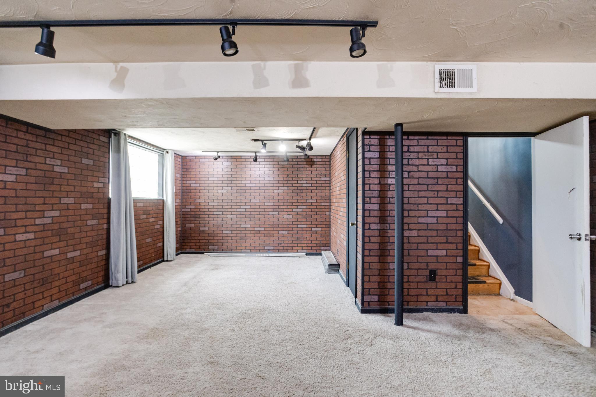 EDGEWOOD MEADOWS - Residential