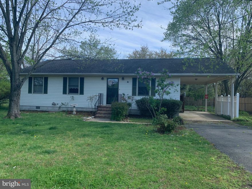 Cute and ready to own! New carpet, wood flooring, stainless steel kitchen appliances. Newer roof with gutter guard, hot water heater and thermostat.  Master bedroom has a full bathroom. 2 car carport.  Fully fenced back yard with deck and shed.
