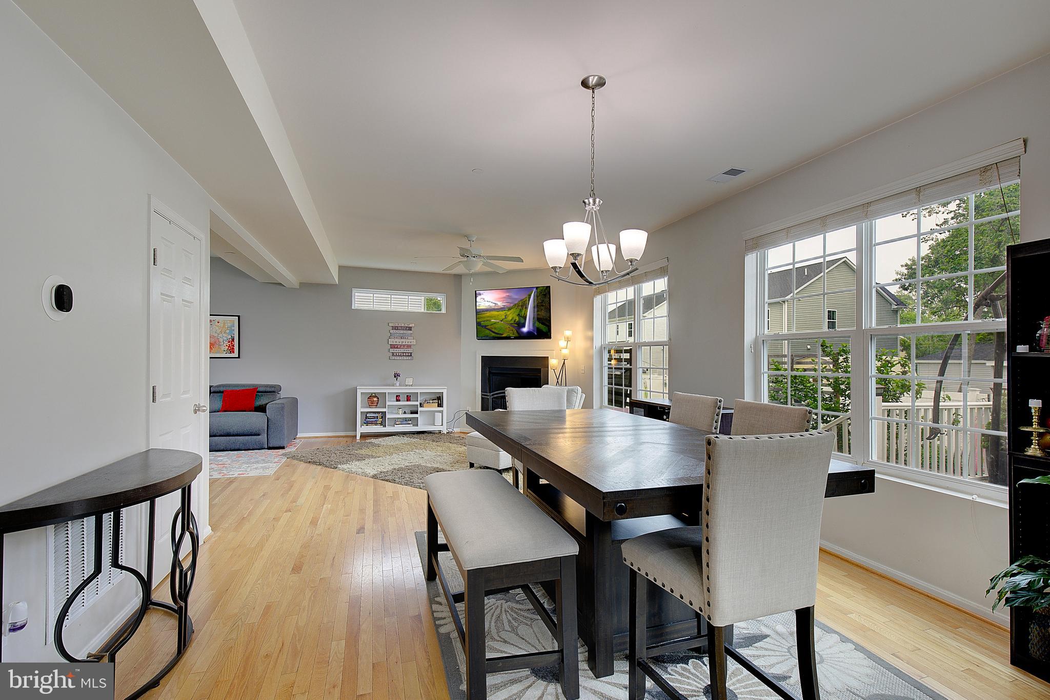 WOODLAND BEACH - Residential
