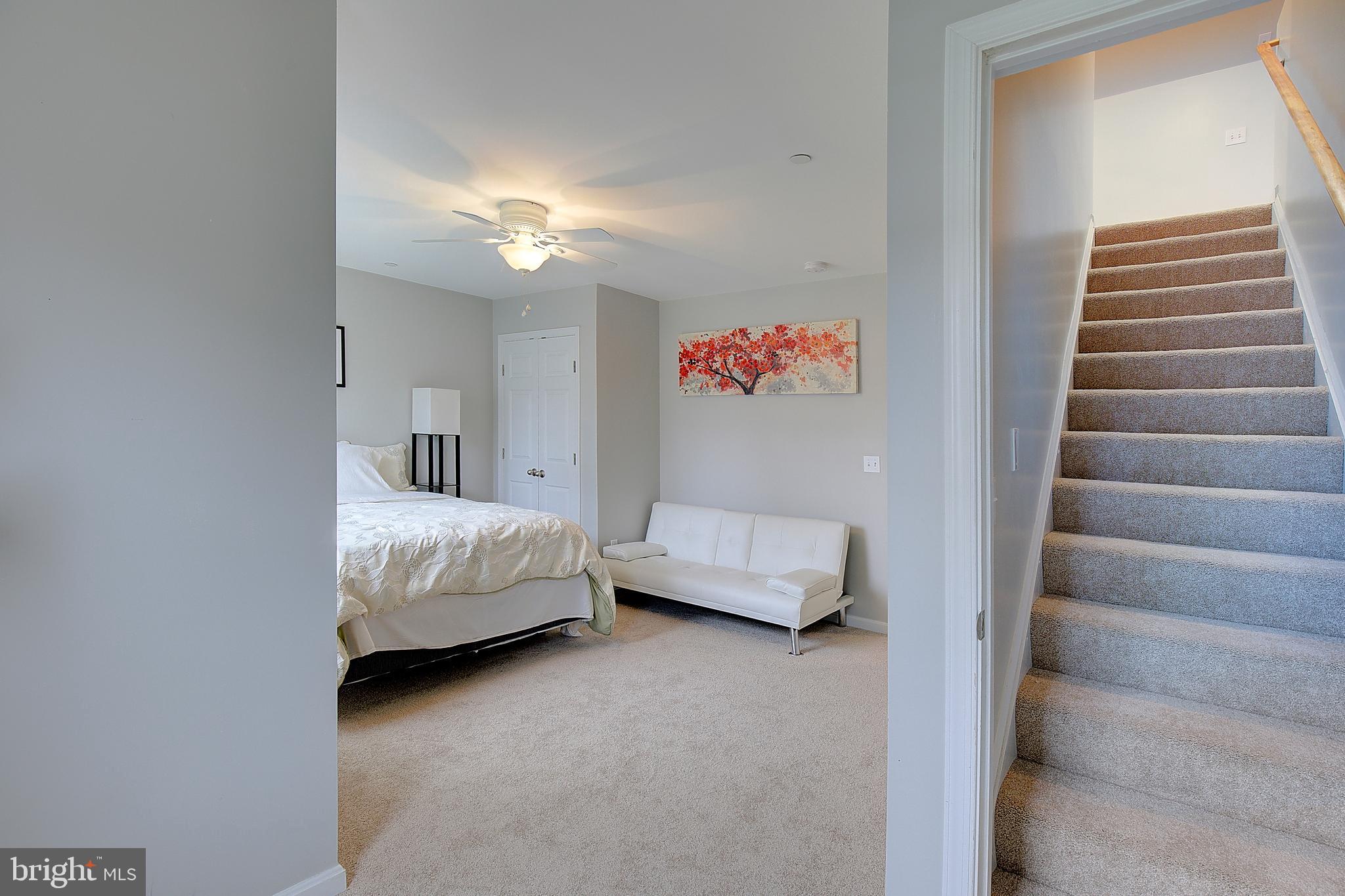 WOODLAND BEACH - Residential