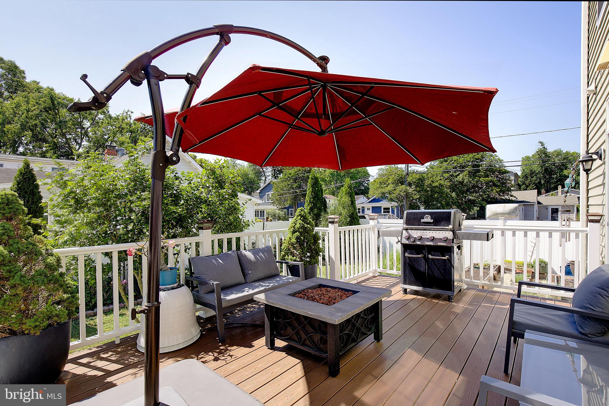 WOODLAND BEACH - Residential
