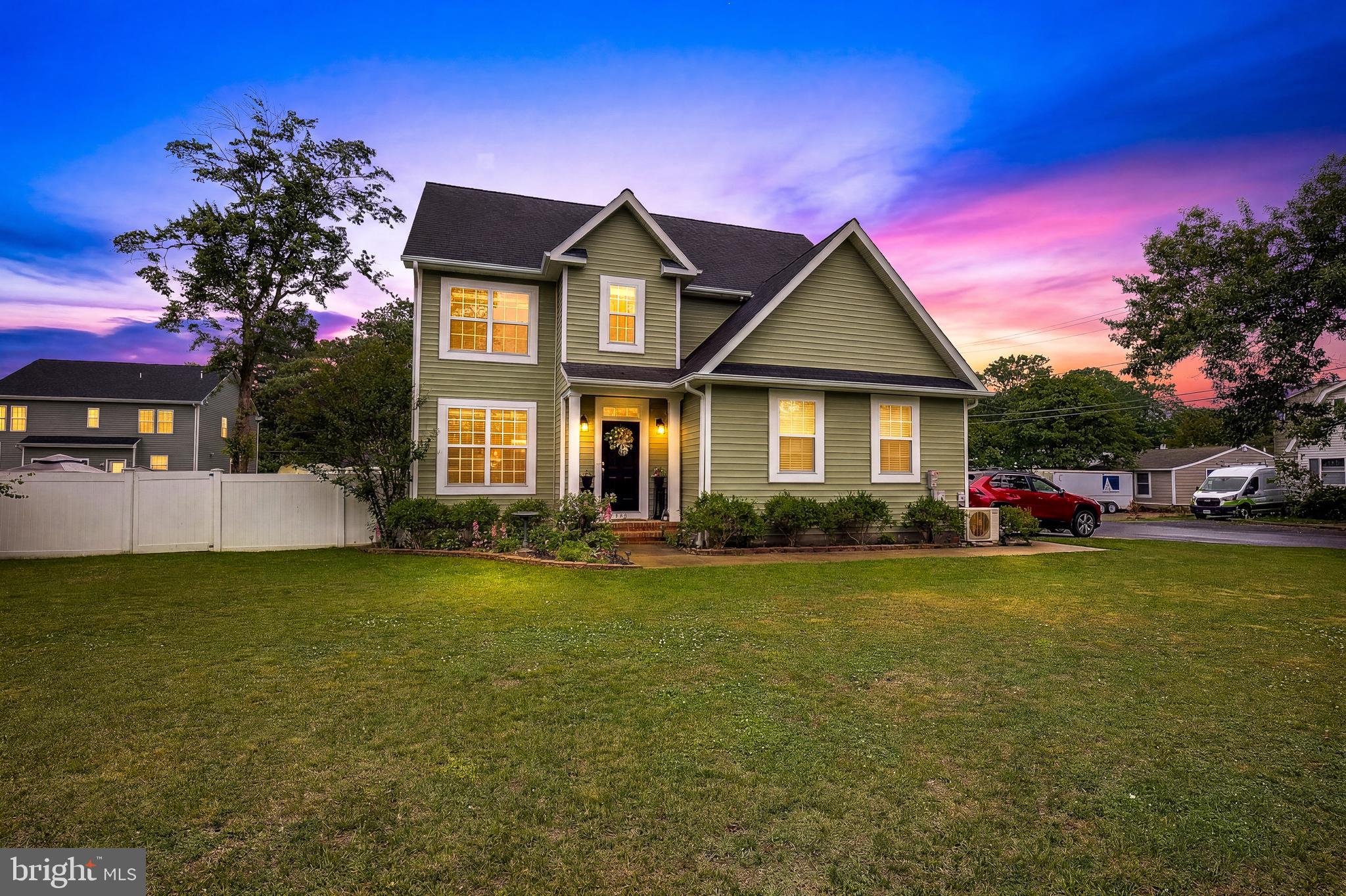 WOODLAND BEACH - Residential
