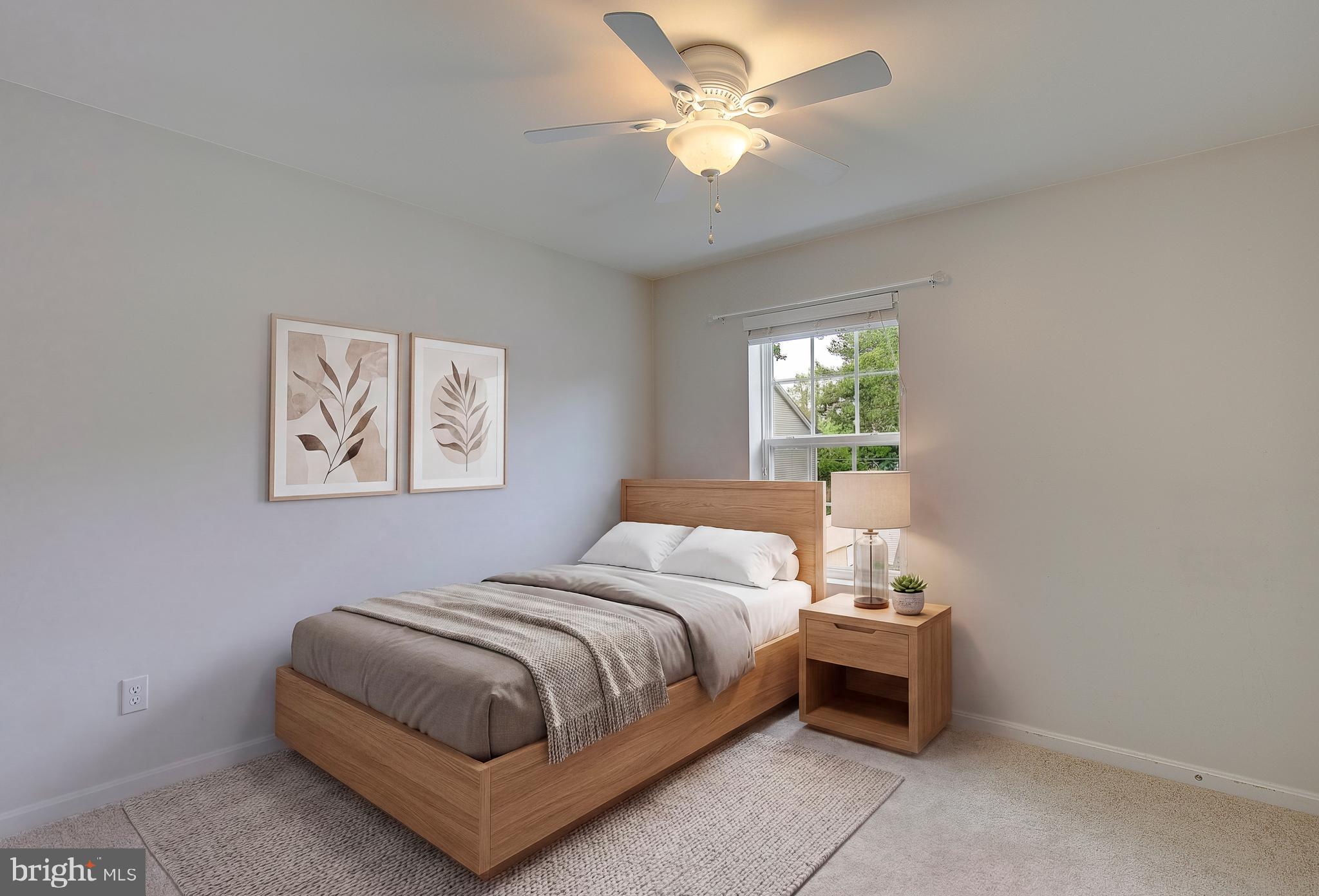 WOODLAND BEACH - Residential