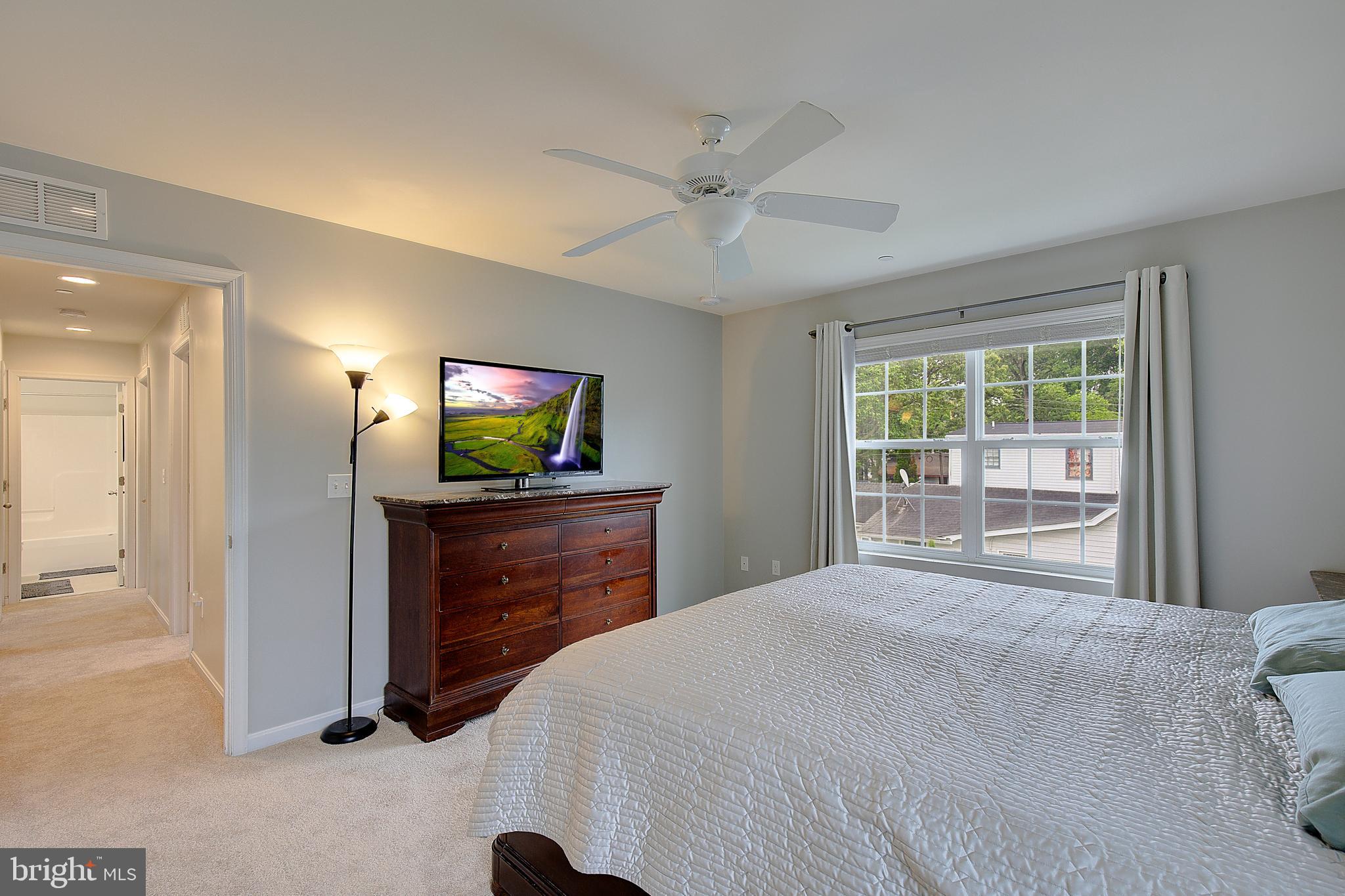 WOODLAND BEACH - Residential