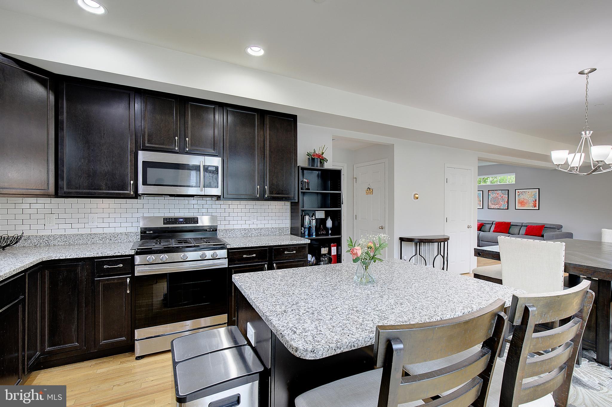 WOODLAND BEACH - Residential