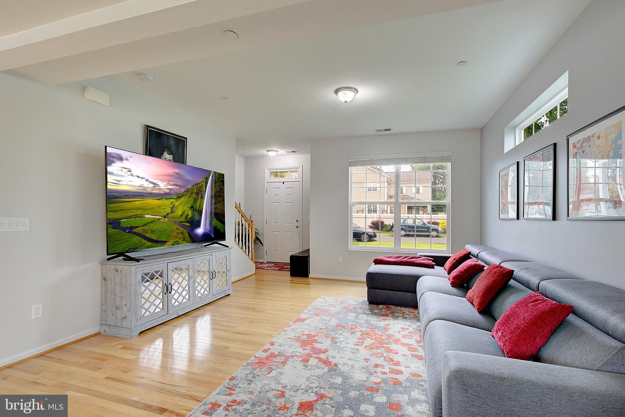 WOODLAND BEACH - Residential