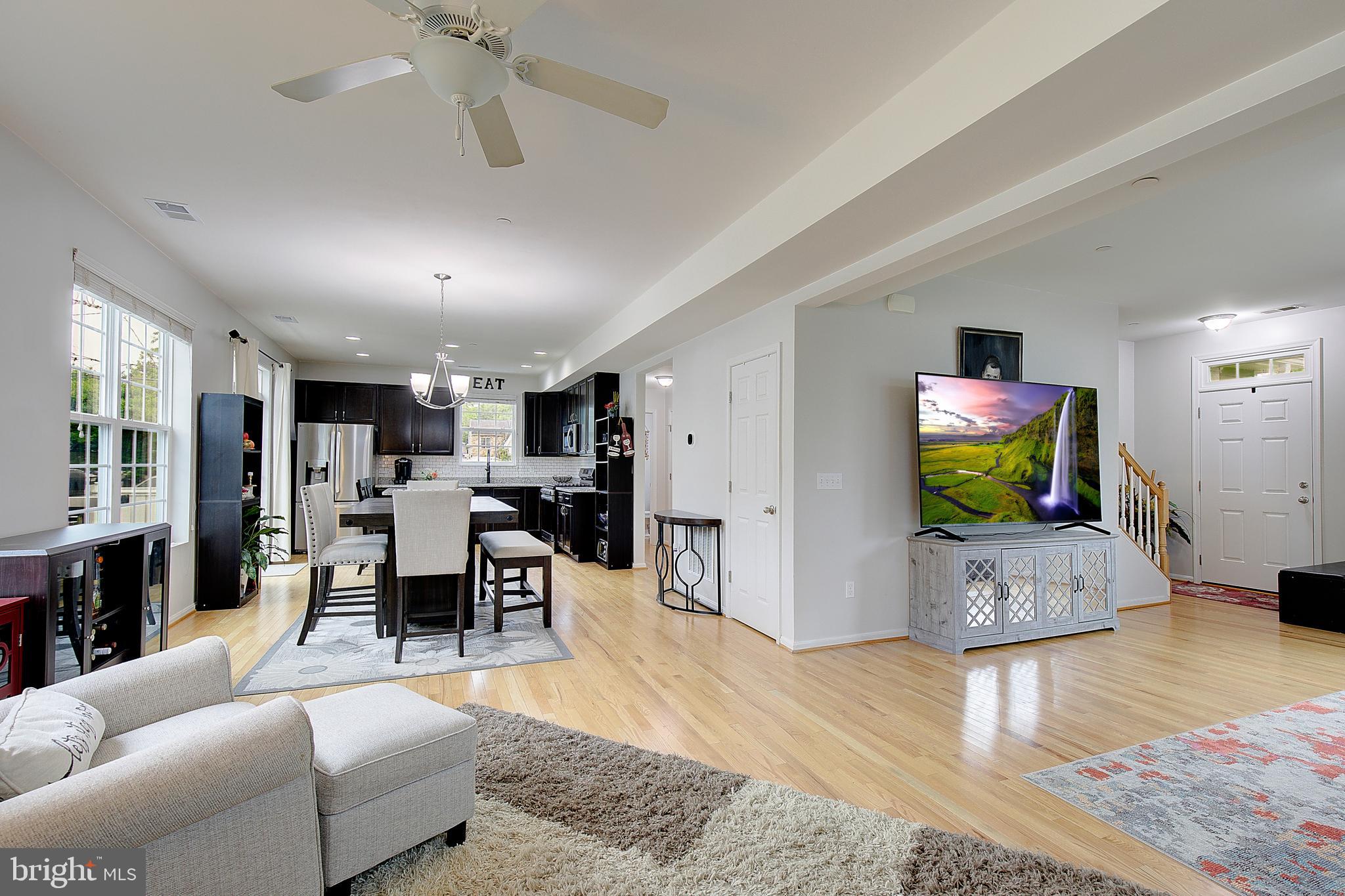 WOODLAND BEACH - Residential