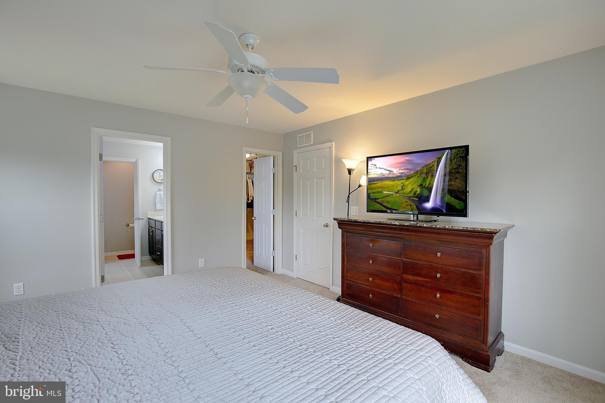 WOODLAND BEACH - Residential