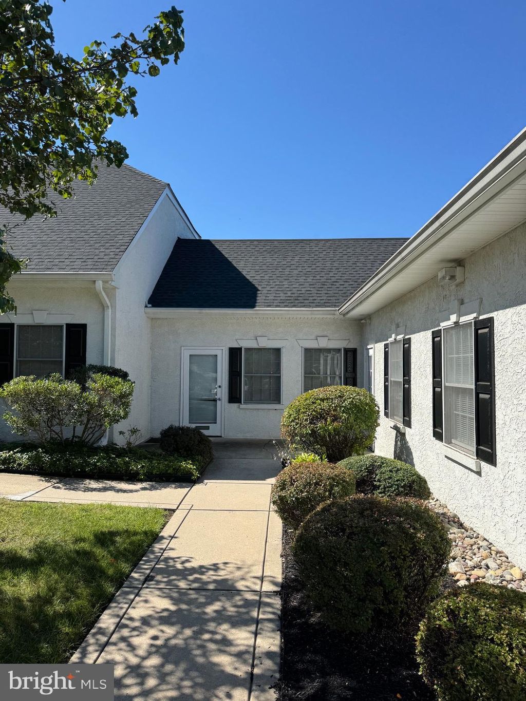 Photo of 1 Nami La Ln #6, HAMILTON, NJ 08619 (MLS # NJME2066018)