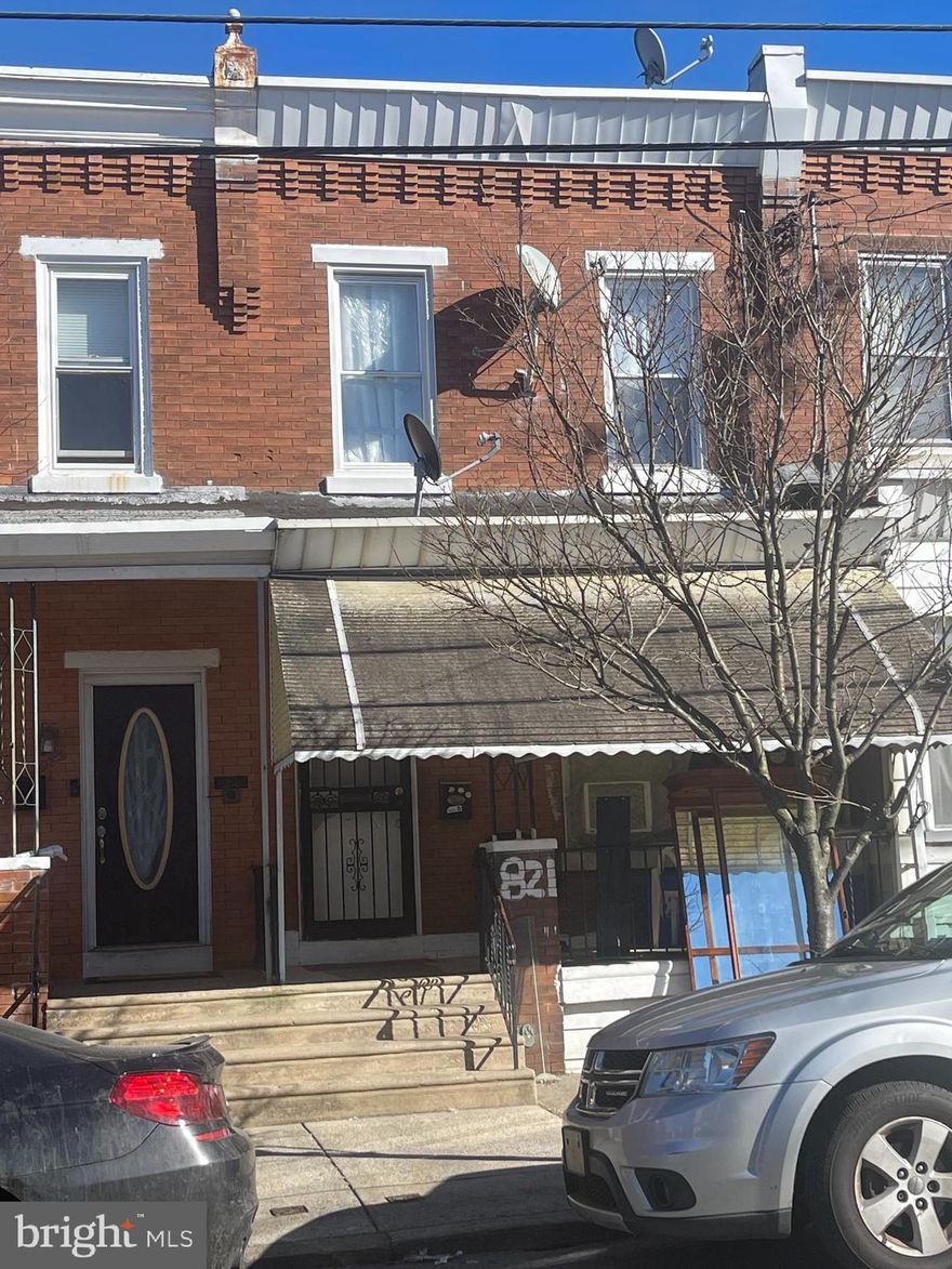 Large Overbrook row with first floor power room, Large eat in kitchen.  Three large bedroom with a modern bath.  Don't miss out on this home.