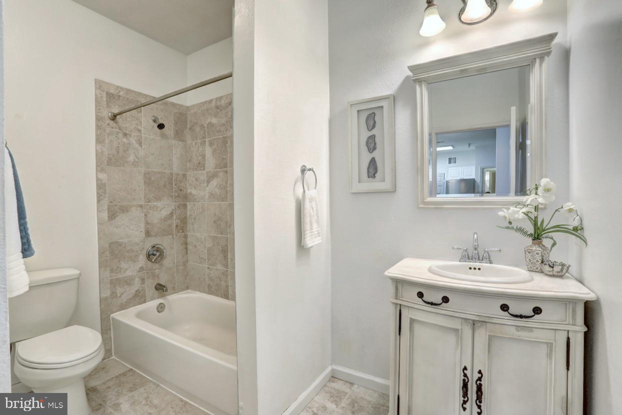 GATES OF MCLEAN - Residential Lease