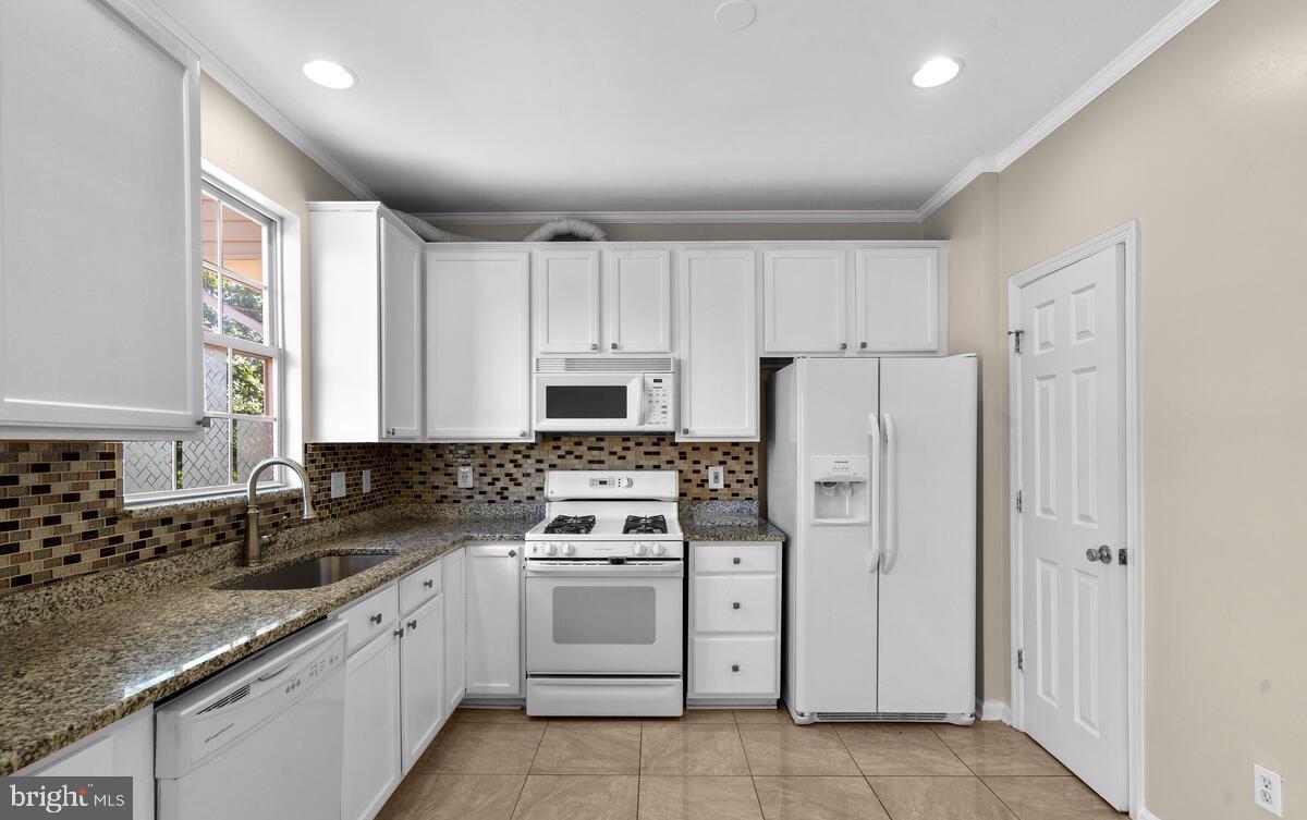 SYCAMORE HILL - Residential Lease