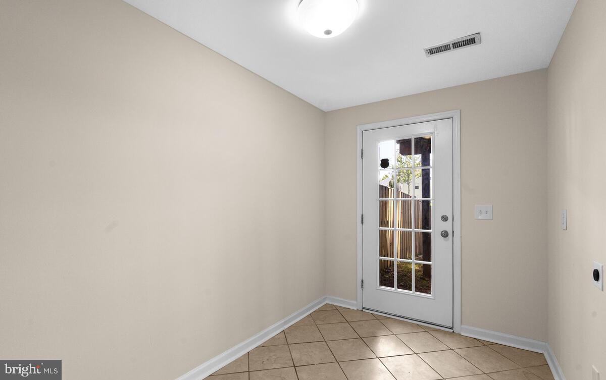 SYCAMORE HILL - Residential Lease