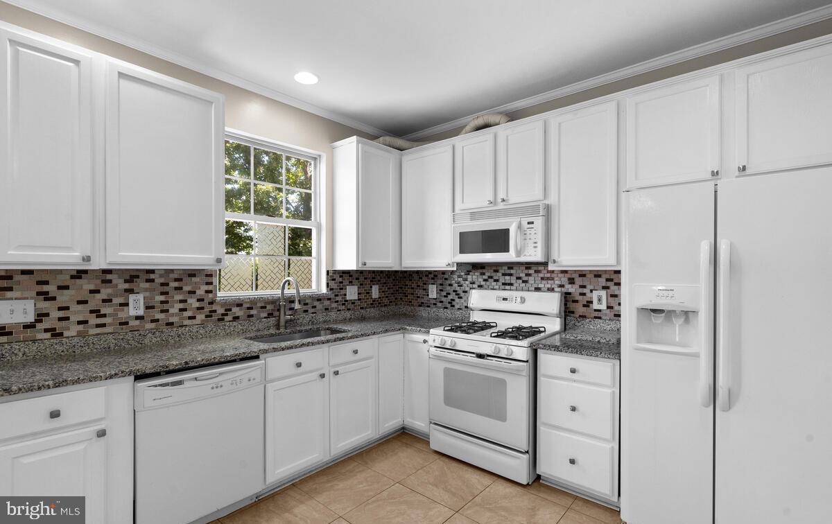 SYCAMORE HILL - Residential Lease