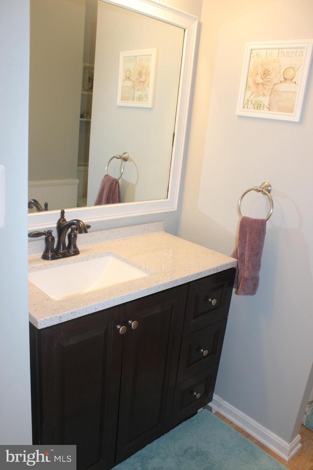 OAKS OF HARFORD - Residential