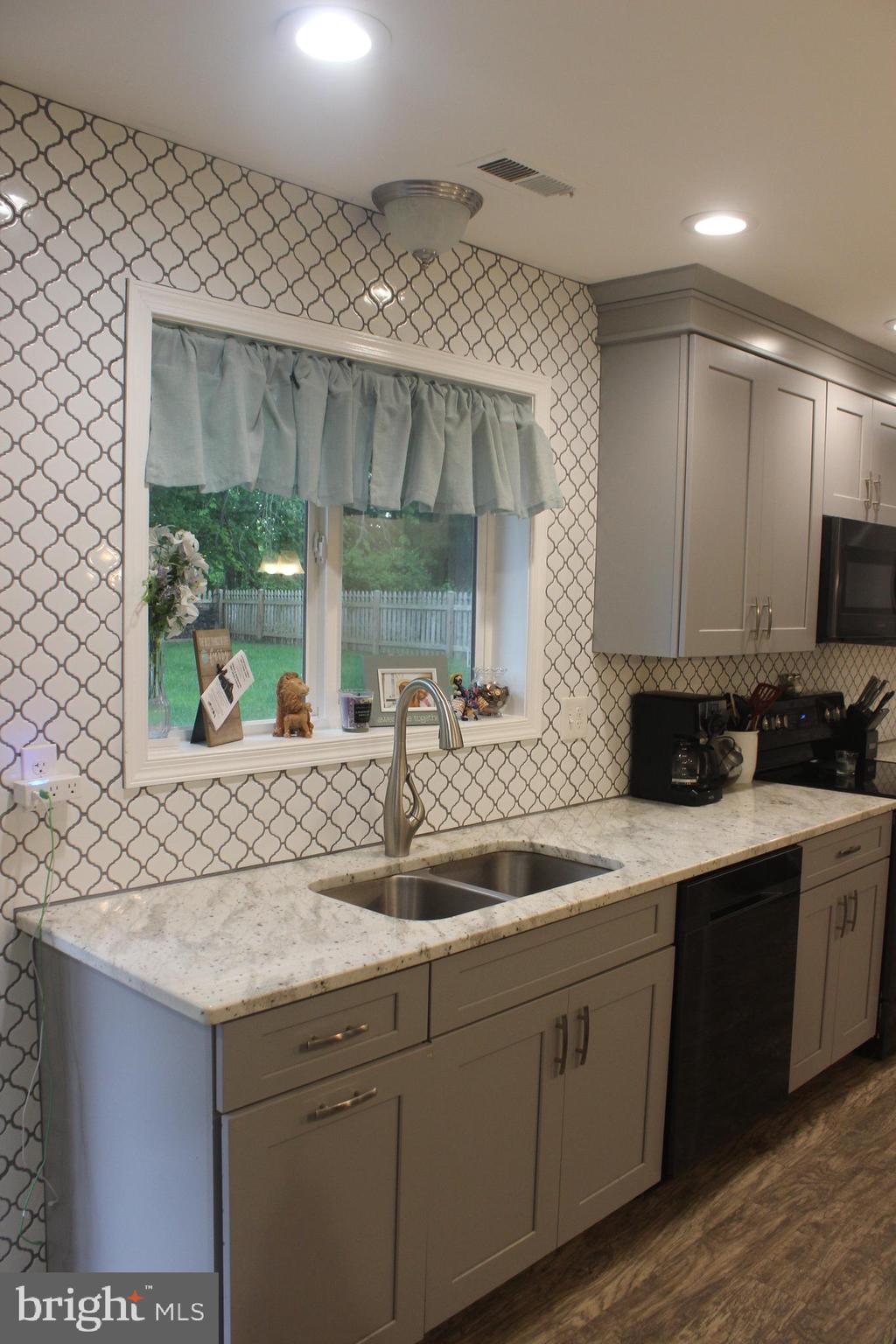 OAKS OF HARFORD - Residential