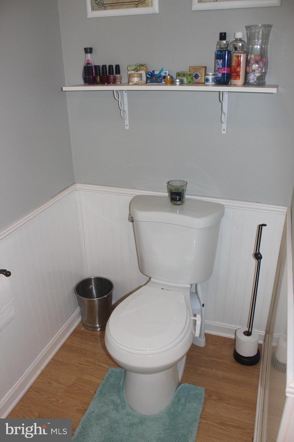 OAKS OF HARFORD - Residential