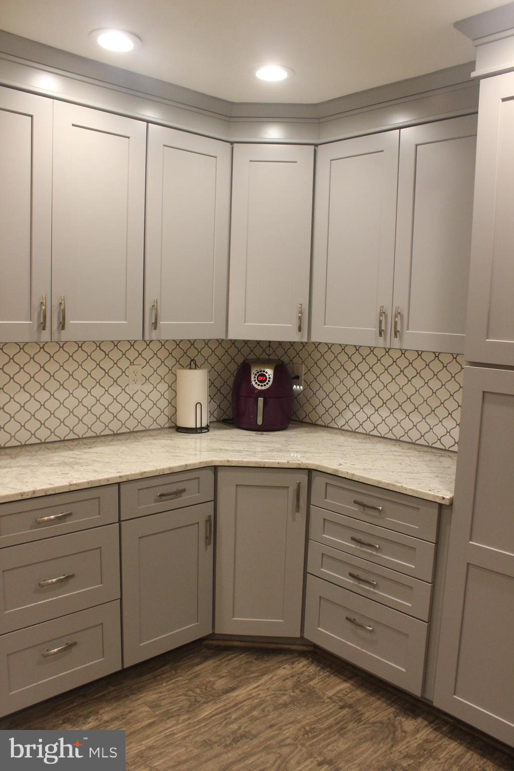 OAKS OF HARFORD - Residential