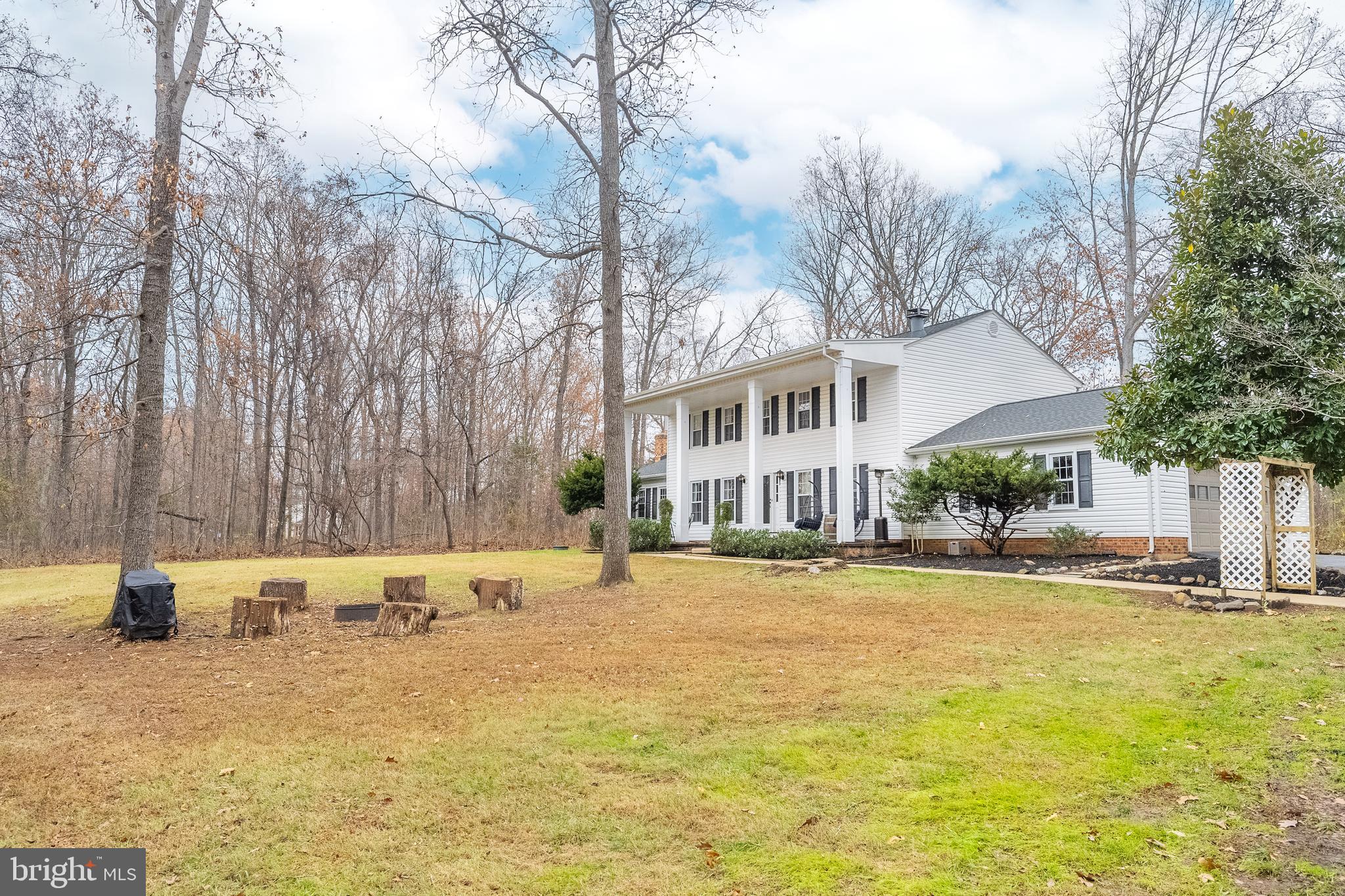 6245 SQUIRREL NEST LANE