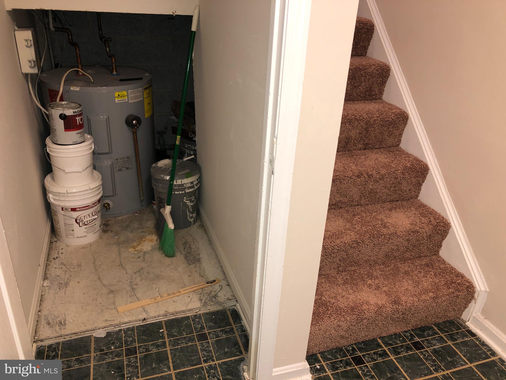 BANNISTER - Residential Lease