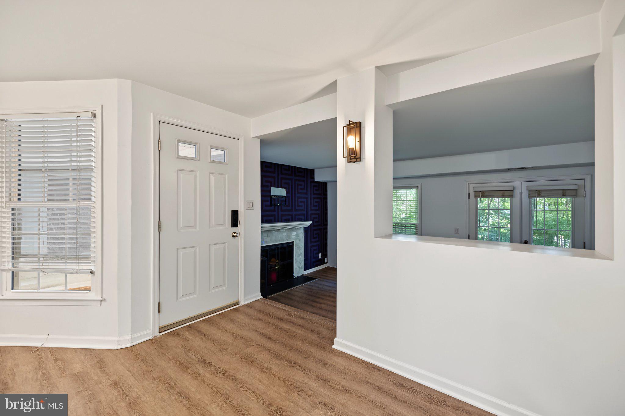2907 S WOODSTOCK STREET E S E