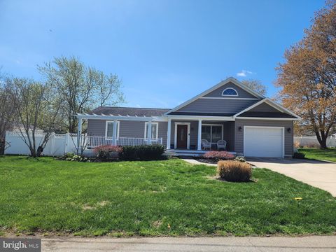 Photo of 1535 Ridgely Drive, EDGEWATER, MD 21037 (MLS # MDAA2141304)